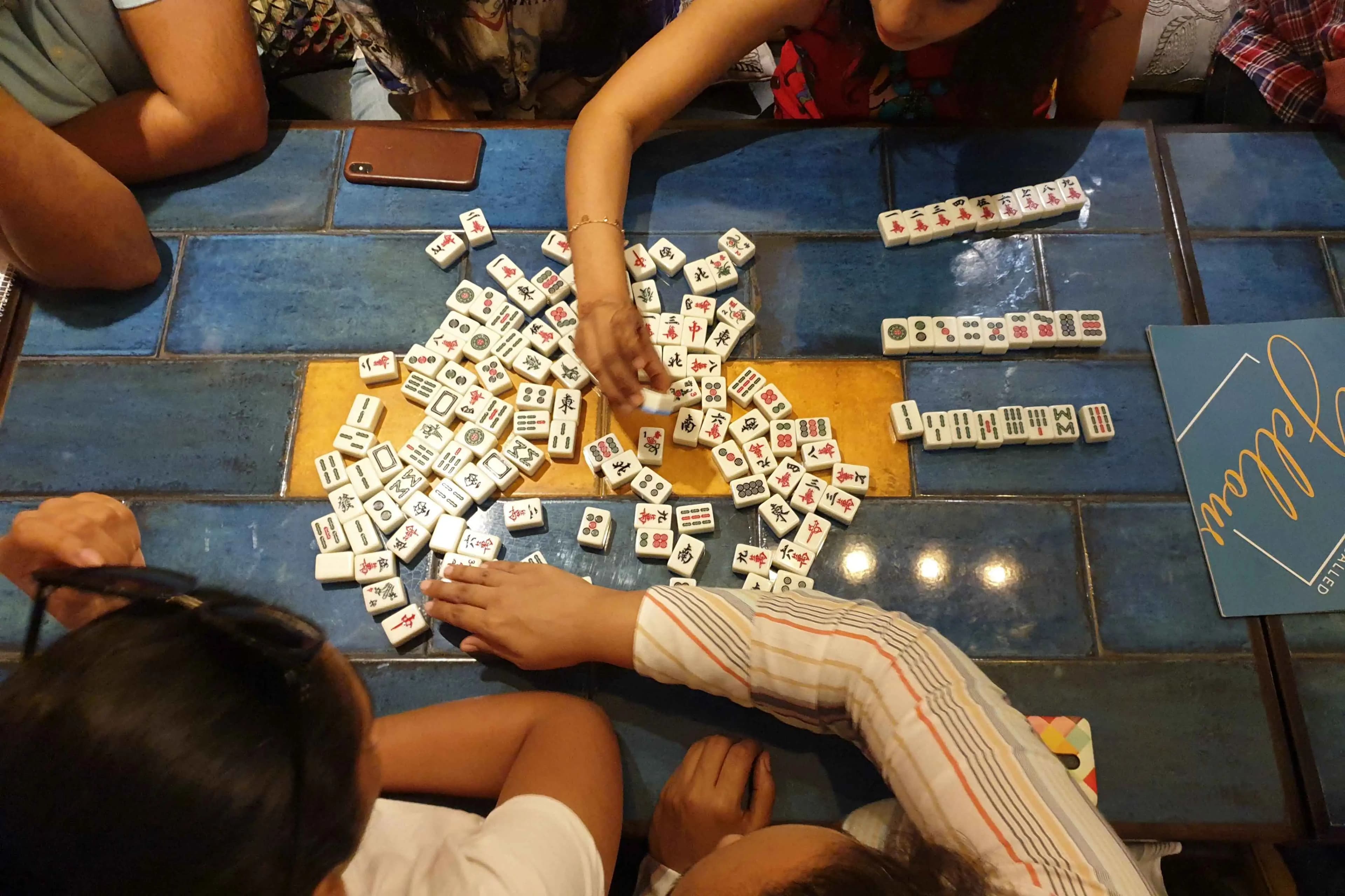Play Mahjong with Native Chinese Players